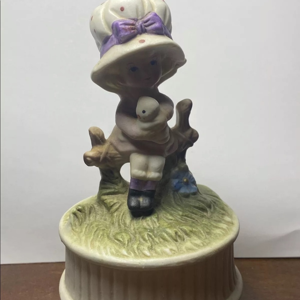Little Girl Music Box - Picture 7 of 7
